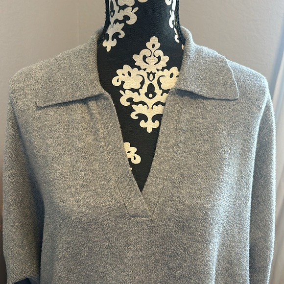 LOFT sweater - M, but fits very loosely - Picture 2 of 6